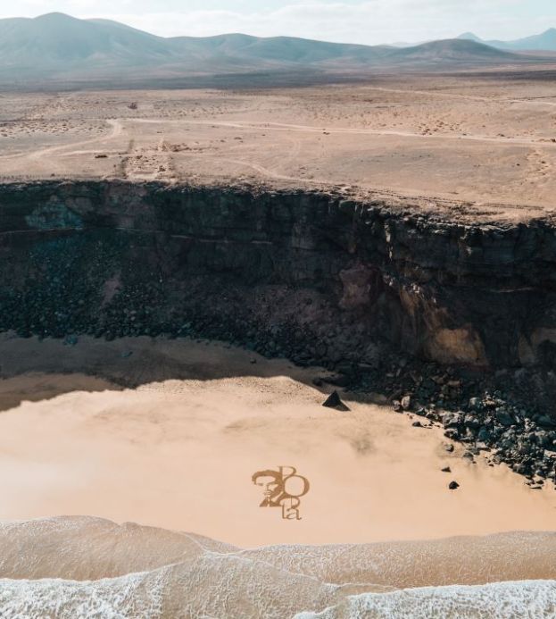 DIBUJOS DE GRAN FORMATO EN LA ARENA RINDEN HOMENAJE A TOM&Aacute;S MORALES EN EL CENTENARIO DE SU FALLECIMIENTO
