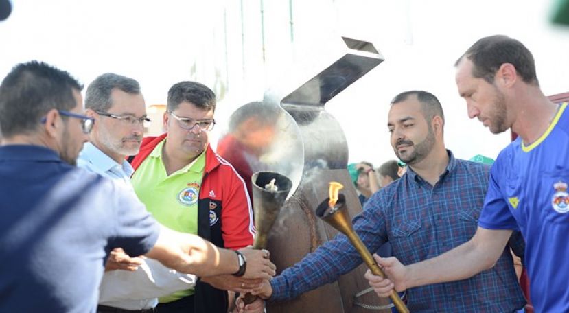 Fuerteventura: Monolito dedicado a la figura de Esteban Hern&aacute;ndez Galv&aacute;n