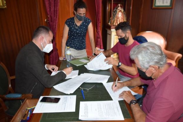 G&aacute;ldar: Firma de convenio para la ampliaci&oacute;n de la calle Marmolejos