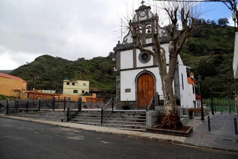 Valleseco: Terminan los trabajos de la remodelaci&oacute;n de la Plaza de Valsendero