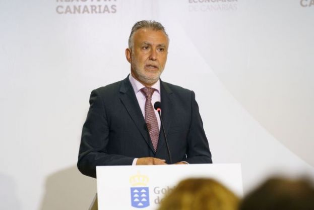 Torres destaca los buenos datos de la reducci&oacute;n del paro en Canarias en agosto