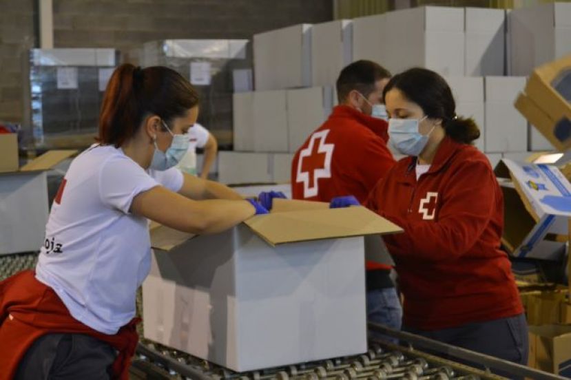 M&aacute;s del 67% de las personas atendidas por Cruz Roja en 2020 fueron mujeres