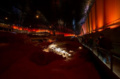 Visita nocturna acompa&ntilde;ada de la m&uacute;sica en vivo de Caravansar a la Cueva Pintada