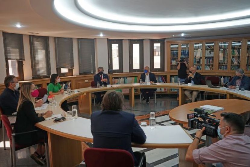 El Gobierno pacta con las patronales la reprogramaci&oacute;n de los 80 millones de euros de ayudas para el turismo