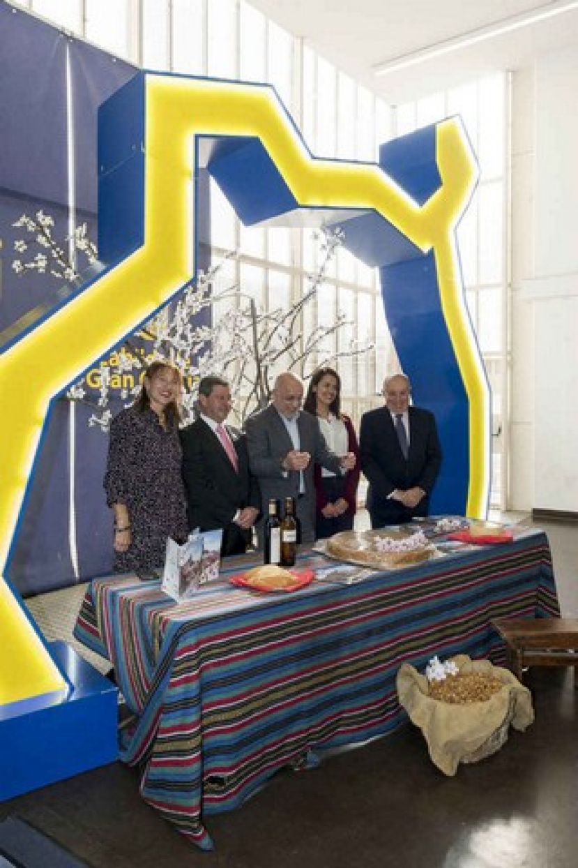 Tejeda celebra la floraci&oacute;n de los almendros con una fiesta de canariedad