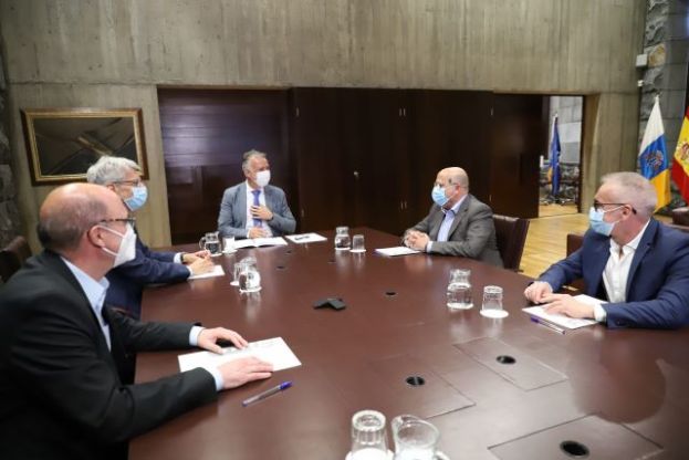El presidente &Aacute;ngel V&iacute;ctor Torres recibe al delegado de la ONCE en Canarias