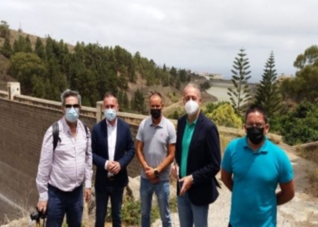 Francisco Castellano visita algunas instalaciones deportivas del municipio de Arucas y conoce el proyecto deportivo de las presas de Pinto