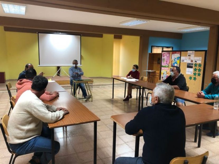 Acuerdo Cabildo y Cofrad&iacute;a de Pescadores de Valle Gran Rey para un plan de inversi&oacute;n