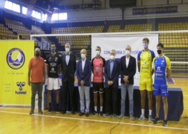 Castellano acude a la presentaci&oacute;n del acuerdo de patrocinio de Hummel con el voleibol grancanario
