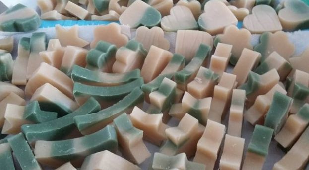El Cabildo de Gran Canaria instruye en el arte de hacer jabones naturales