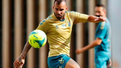 Jes&eacute; entrena y tacha de 'fake new' haber sido atropellado por su pareja