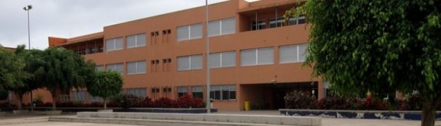 UD Las Palmas: Ayer, hoy y ma&ntilde;ana en el IES Ba&ntilde;aderos - Cipriano Acosta