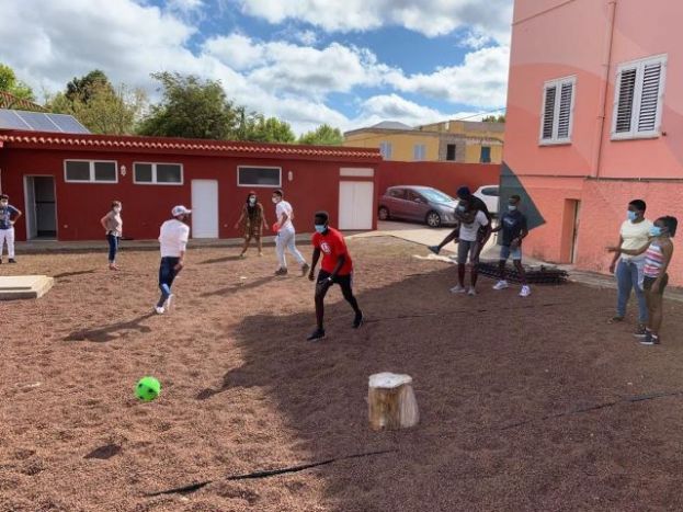 Juventud promueve la integraci&oacute;n de menores migrantes a trav&eacute;s del deporte y los juegos