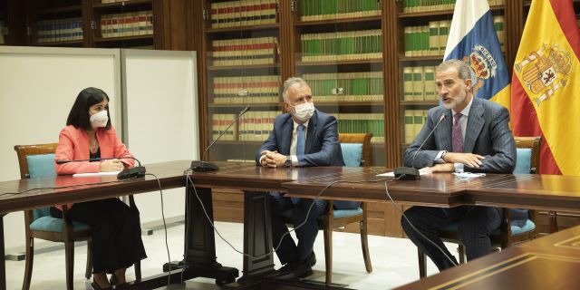 Torres remarca la adquisici&oacute;n de las 18 primeras casas en La Palma y conf&iacute;a en recuperar el regad&iacute;o cuando antes