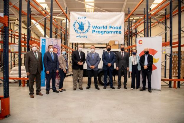El presidente de Canarias celebra la pr&oacute;rroga de un a&ntilde;o del Programa Mundial de Alimentos en el Puerto de la Luz