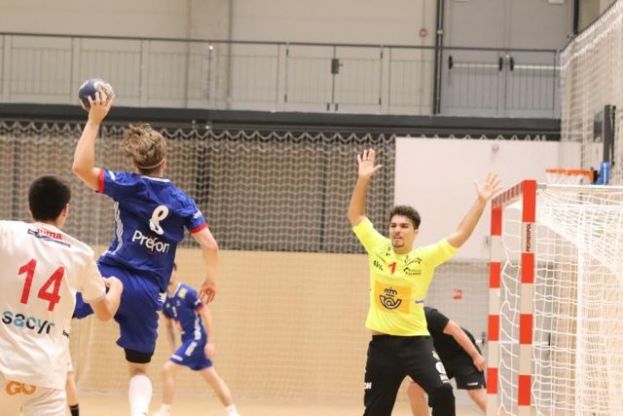 G&aacute;ldar: El portero Abi&aacute;n Rodr&iacute;guez ficha por el Club Balonmano Cisne (Pontevedra)