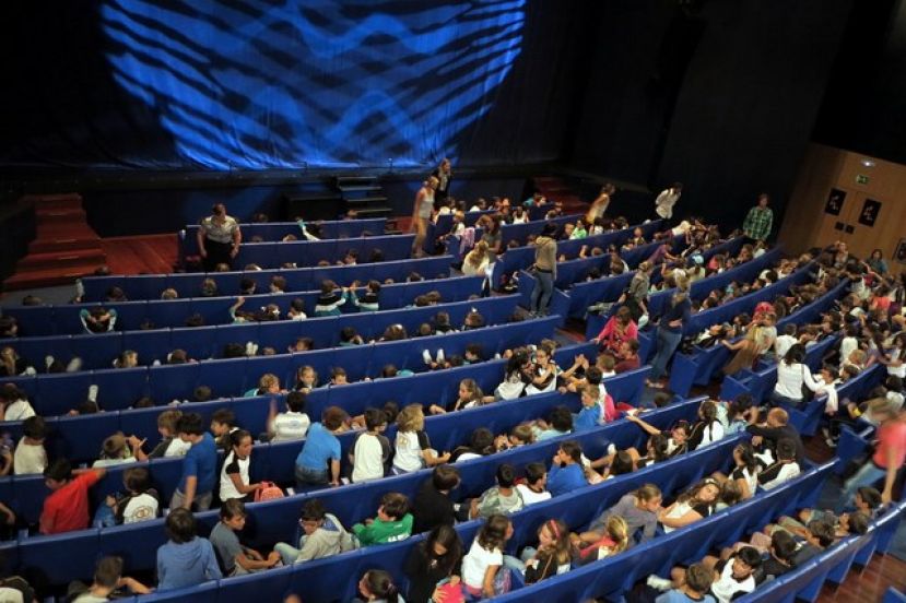 Los alumnos del Colegio Alem&aacute;n despiden el curso actuando en el Cuy&aacute;s