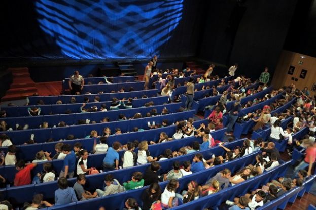 Los alumnos del Colegio Alem&aacute;n despiden el curso actuando en el Cuy&aacute;s