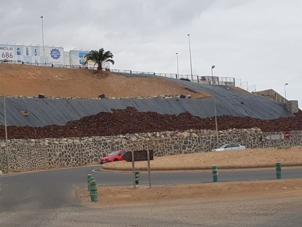 El Cabildo transforma la imagen del Pol&iacute;gono Industrial de Jin&aacute;mar