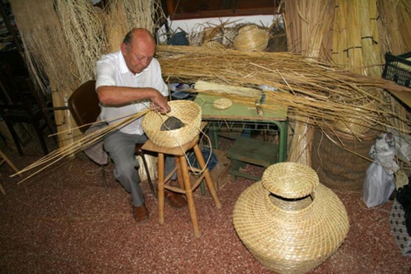 El Cabildo de Gran Canaria rinde homenaje a sus artesanos de m&aacute;s de 85 a&ntilde;os