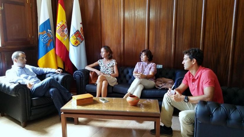 Gu&iacute;a: Encuentro de trabajo del Alcalde y la directora de la Agencia Tributaria Canaria