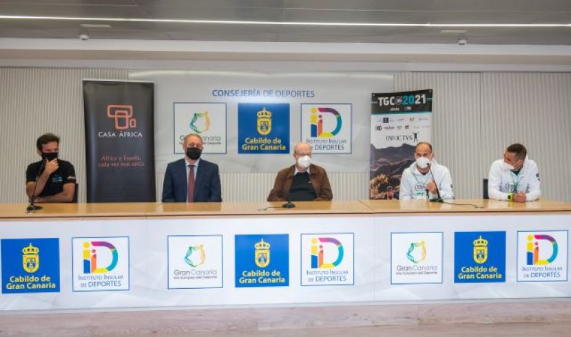 Francisco Castellano y Jos&eacute; Segura reciben a los atletas Keniatas de la Transgrancanaria