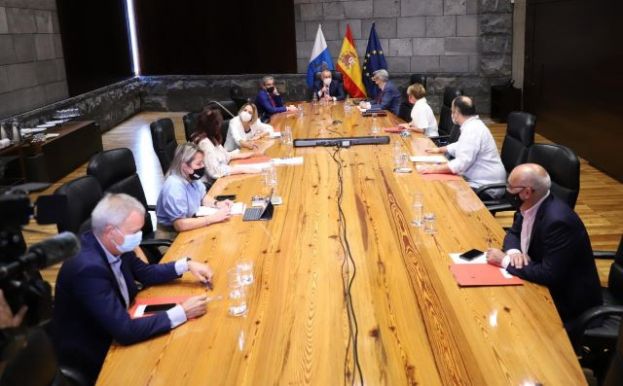 El Gobierno decide prorrogar la limitaci&oacute;n de grupos de personas