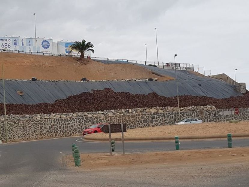 El Cabildo transforma la imagen del Pol&iacute;gono Industrial de Jin&aacute;mar