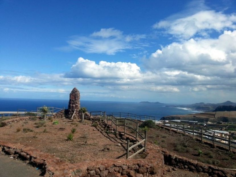Caminata y un concurso fotogr&aacute;fico en el entorno del Pico de La Atalaya