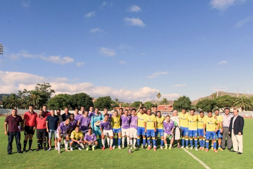 F&uacute;tbol: La UD. Las Palmas gana el II Trofeo Ciudad de La Laguna