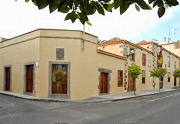 Presentaci&oacute;n del cuadro de Le&oacute;n y Castillo realizado por el pintor Alejandro Reino