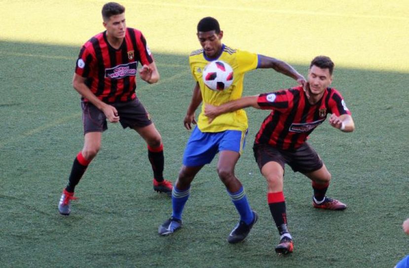F&uacute;tbol: Cuatro minutos fat&iacute;dicos condenan al Viera frente al C&aacute;diz B