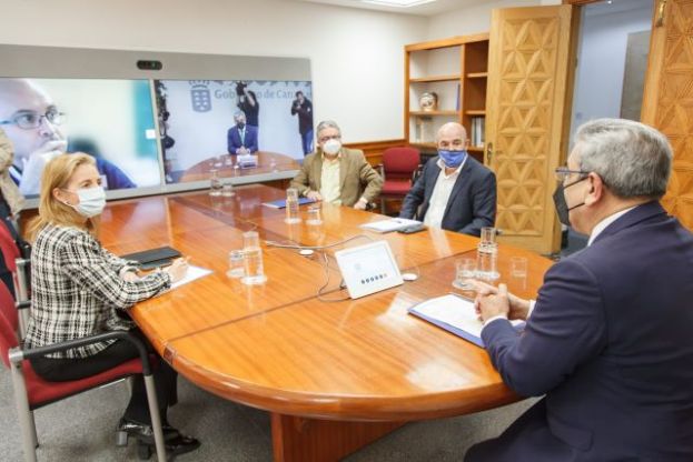 Rodr&iacute;guez intensifica el di&aacute;logo con las patronales tur&iacute;sticas para rentabilizar las ayudas dirigidas al sector