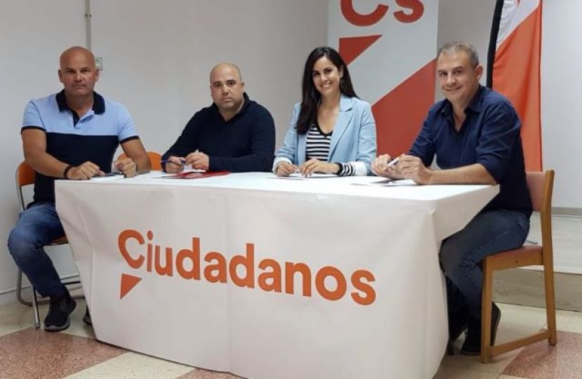 Cs se compromete a mejorar la formaci&oacute;n y la carrera profesional de la Polic&iacute;a Local