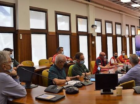 La monitorizaci&oacute;n del PEVOLCA confirma que las coladas siguen discurriendo por los mismos cauces