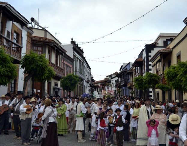 La Ofrenda Romer&iacute;a de la Fiesta del Agua re&uacute;ne este s&aacute;bado a los barrios de Teror