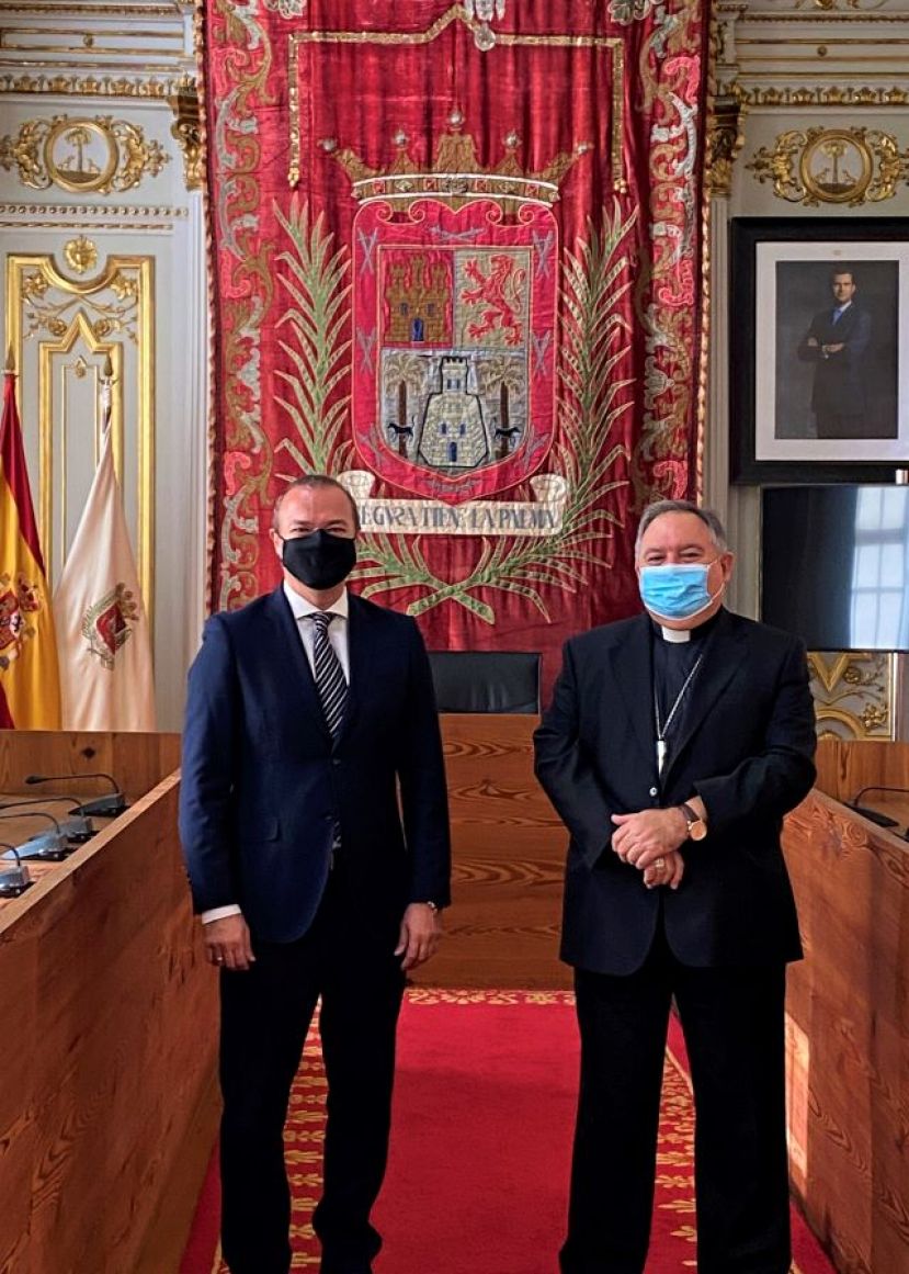 El Alcalde de La Capital se re&uacute;ne con el nuevo obispo de la Di&oacute;cesis de Canarias