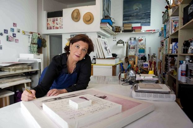 Inauguraci&oacute;n de la exposici&oacute;n de la artista Paqui Mart&iacute;n &lsquo;Las ventanas de Eva&rsquo;