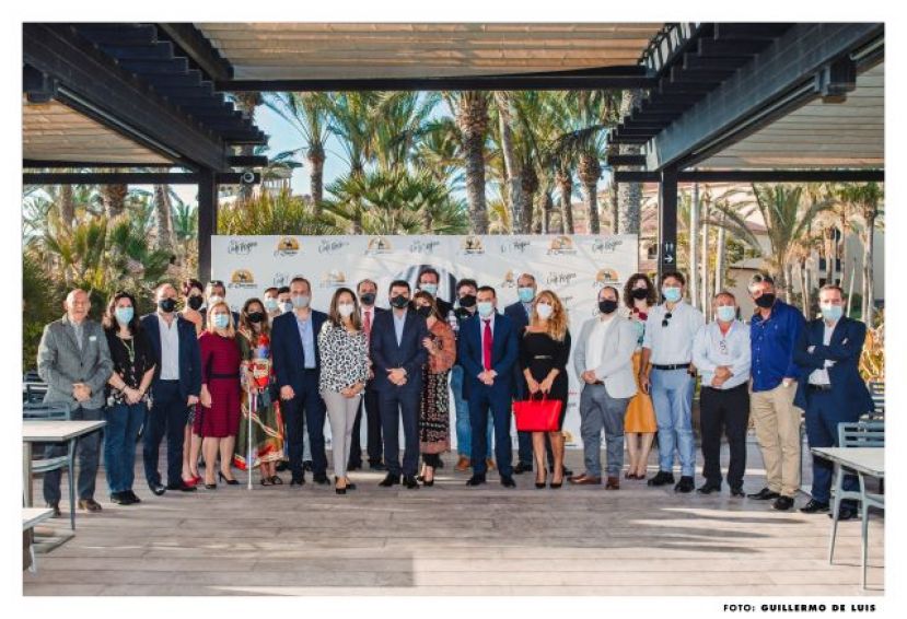 Los Empresarios del Atl&aacute;ntico se re&uacute;nen con Mario Gil en "El Churrasco" Costa Meloneras