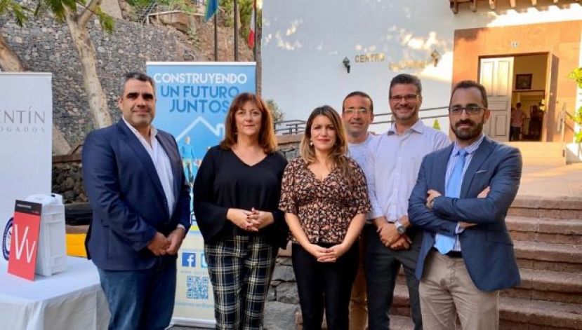 La Feria de Vivienda Vacacional aglutina a empresarios y gestores en La Gomera