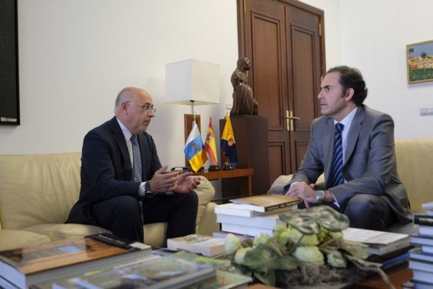 El Cabildo y Vueling trabajan para incrementar las conexiones a&eacute;reas