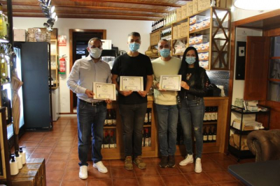 Entrega de diplomas a los establecimientos presentes en &lsquo;Texturas de la tierra&rsquo; de Moya