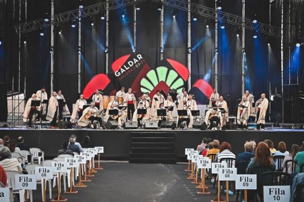 Los Sabande&ntilde;os vuelven a enamorar a G&aacute;ldar en sus Fiestas Mayores de Santiago