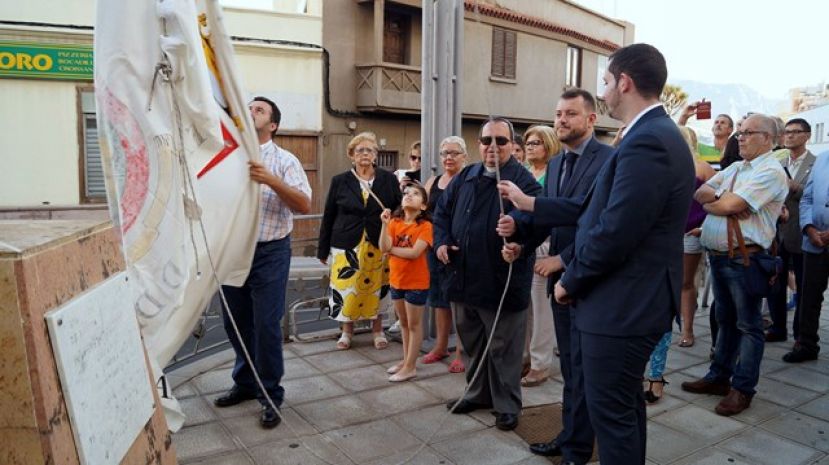 La bandera de Santiago ondea para anunciar que G&aacute;ldar ya est&aacute; en Fiesta
