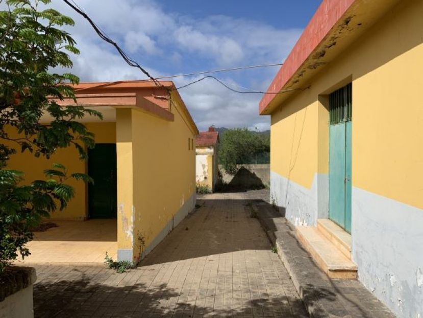G&aacute;ldar: Primera fase de la reconversi&oacute;n en albergue de la antigua escuela de Caideros