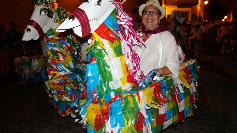 G&aacute;ldar: Caballitos de fuegos recuperados para las Fiestas de Santiago