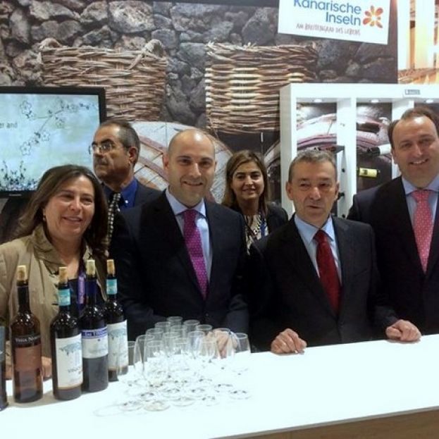 El Presidente del Gobierno de Canarias inaugura el pabell&oacute;n de Canarias en la ITB de Berl&iacute;n
