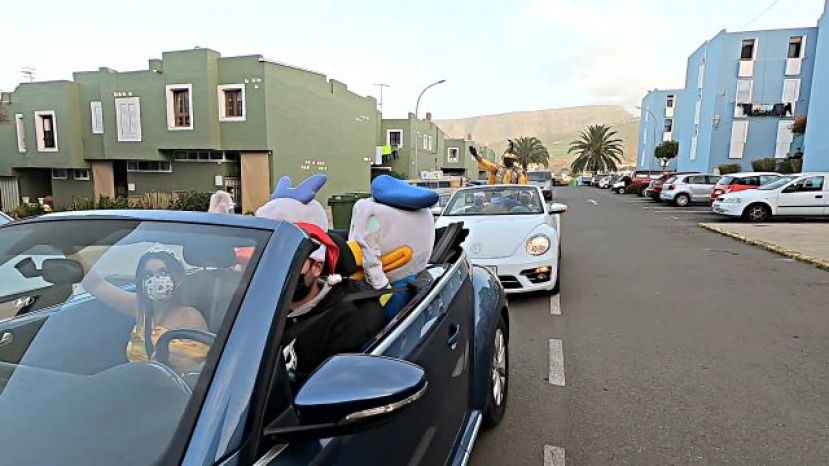 El Paje Real visit&oacute; el barrio de San Isidro en G&aacute;ldar