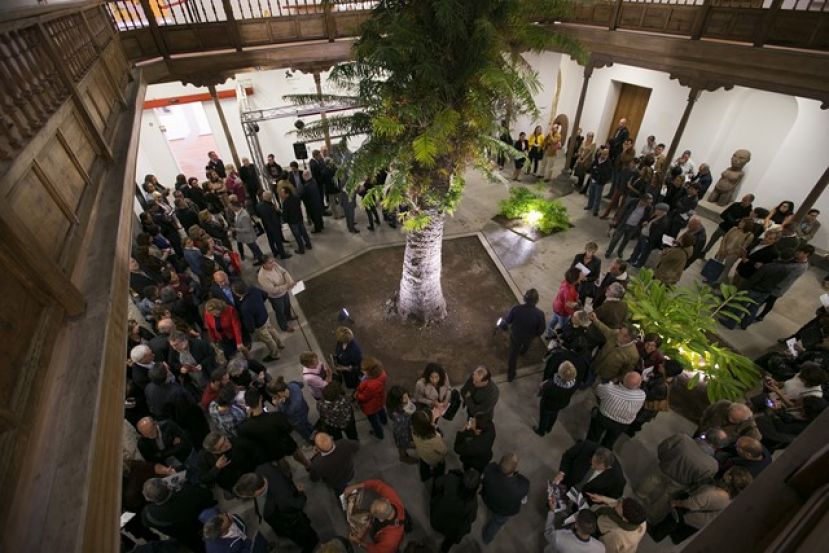 Inauguraci&oacute;n de dos nuevas exposiciones con m&aacute;s de 400 personas