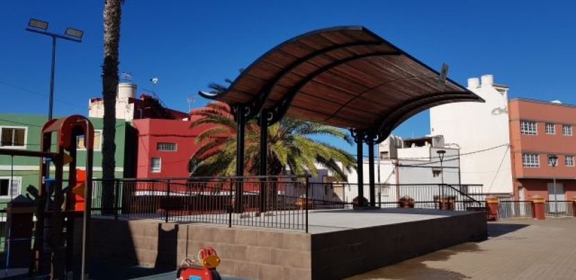 La Plaza de la Monta&ntilde;a estrena la nueva cubierta de su escenario